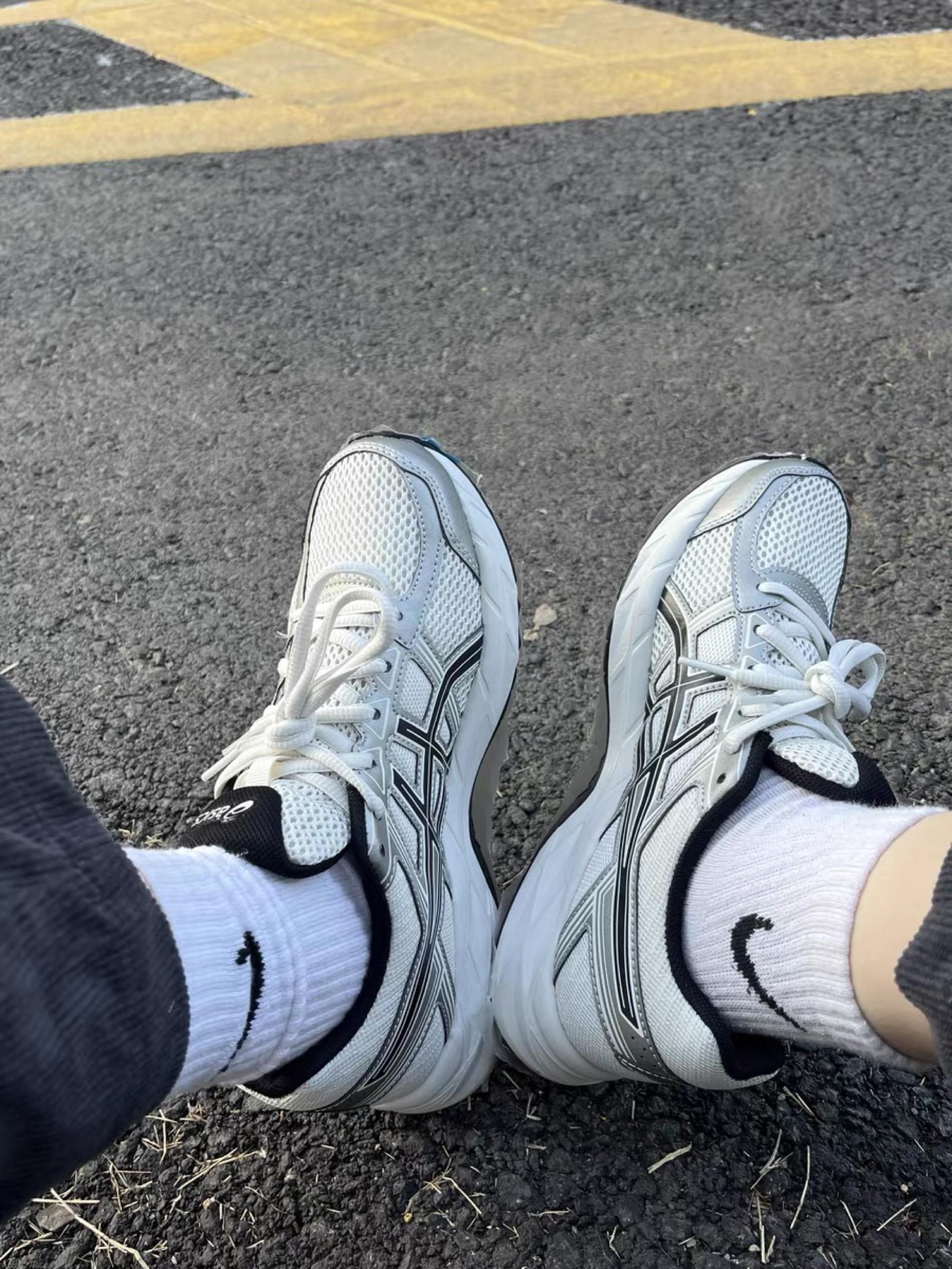 开学穿搭~⚡亚瑟士 Gel-Contend 4 | 通勤跑步双开挂!百搭又能打的实力派跑鞋!